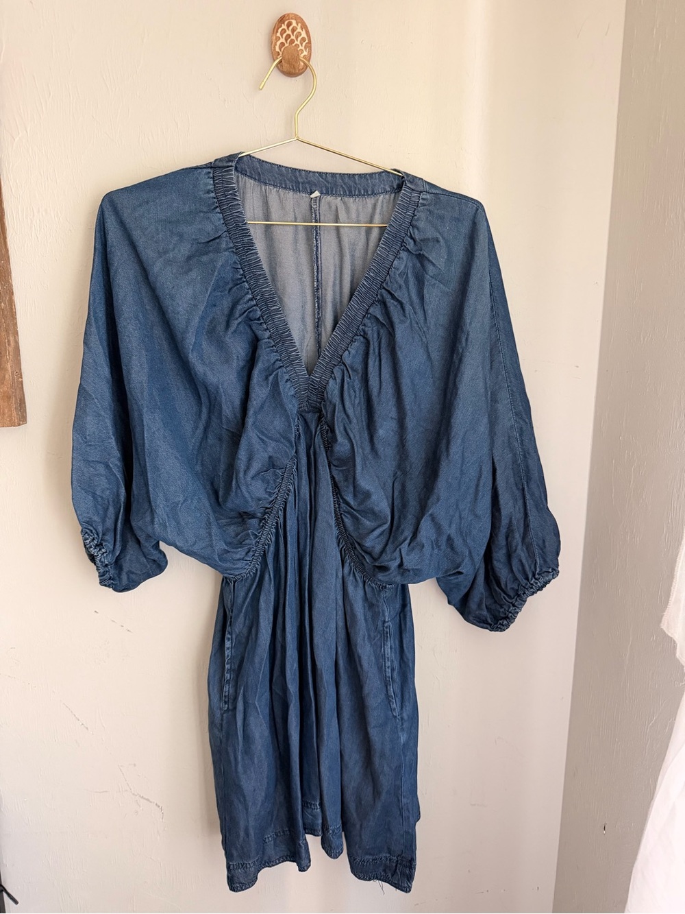 Blue V-Neck Balloon Sleeve Dress
